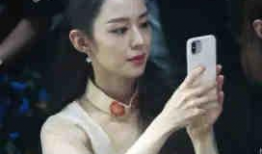 历史明星吃瓜爆料是谁,那些年明星间的吃瓜爆料大揭秘